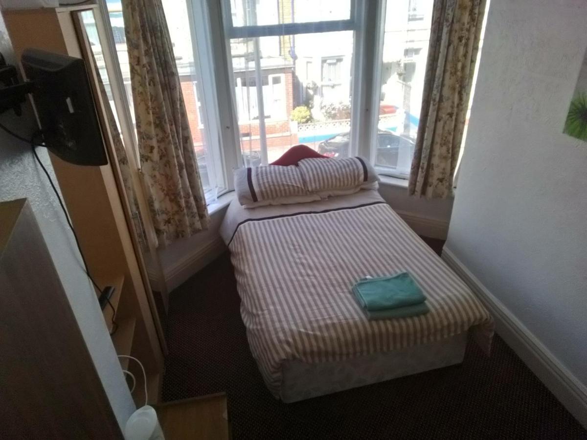Myroomz Golden Hotel Blackpool