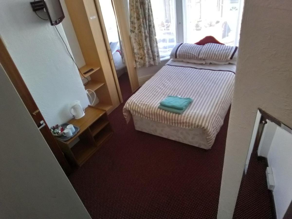 Hotel Myroomz Golden *