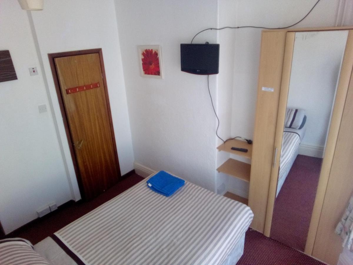 Myroomz Golden Hotel *