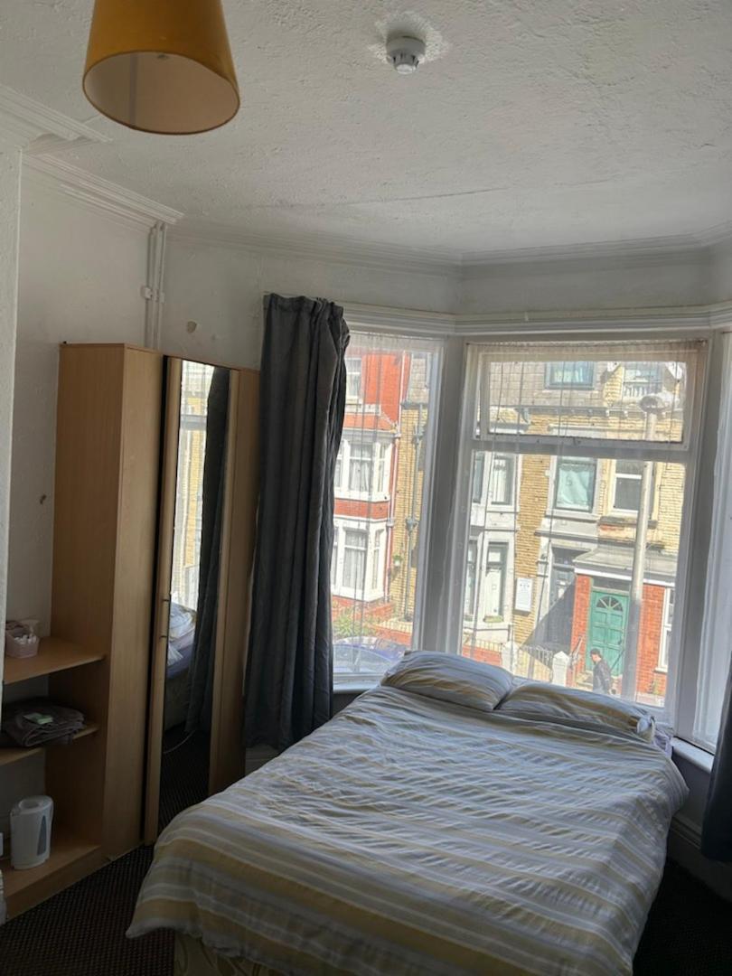 Myroomz Golden Blackpool